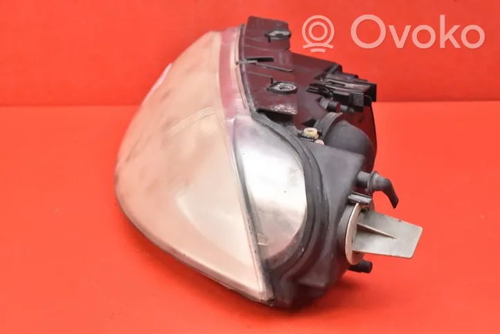 Volkswagen PASSAT B5.5 Lampa przednia 3b0941015an