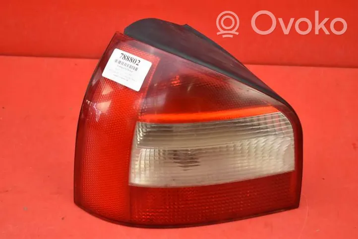 Audi A3 S3 8L Feux arrière / postérieurs 8L0945095B