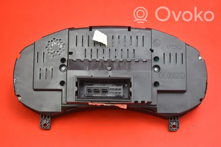 Skoda Octavia Mk2 (1Z) Nopeusmittari (mittaristo) 1Z0920802D