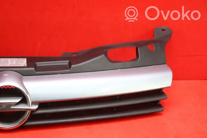 Opel Astra H Grille de calandre avant 13108463