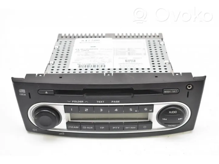 Mitsubishi Colt Panel / Radioodtwarzacz CD/DVD/GPS MZ314167