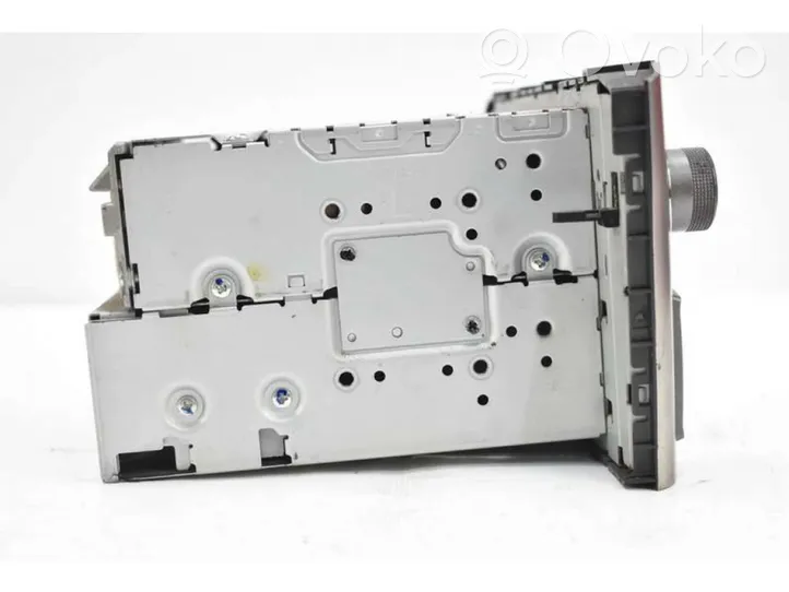 Toyota Avensis Verso Panel / Radioodtwarzacz CD/DVD/GPS 86120-05120