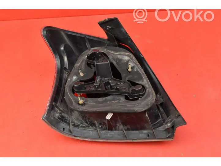 Toyota Avensis Verso Lampa tylna 05-48