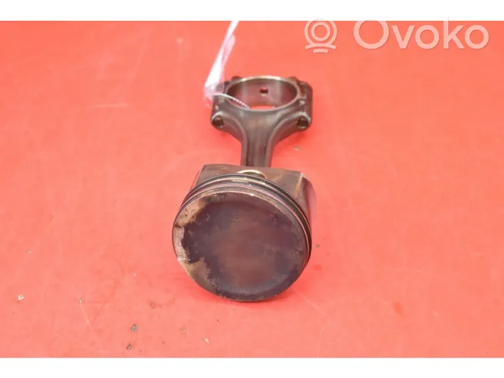 Audi A4 S4 B6 8E 8H Piston 81P32