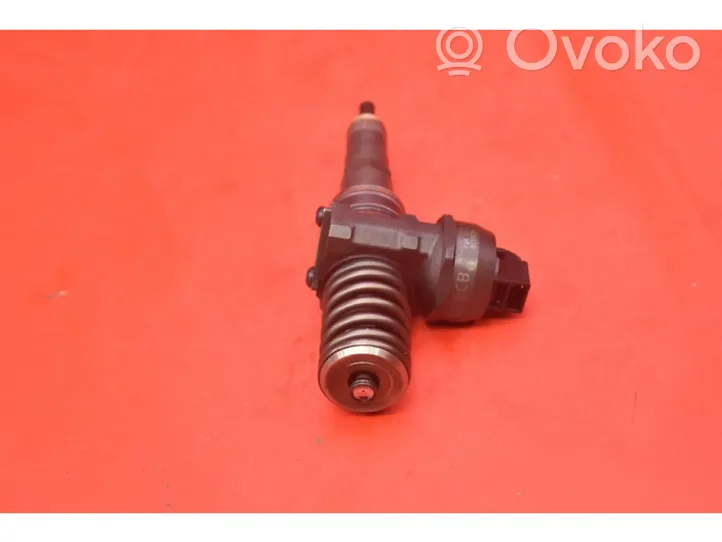 Volkswagen PASSAT B5.5 Fuel injector 038130073AR