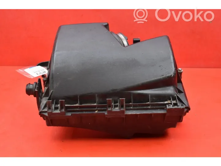 Opel Vectra C Caja del filtro de aire 55350912