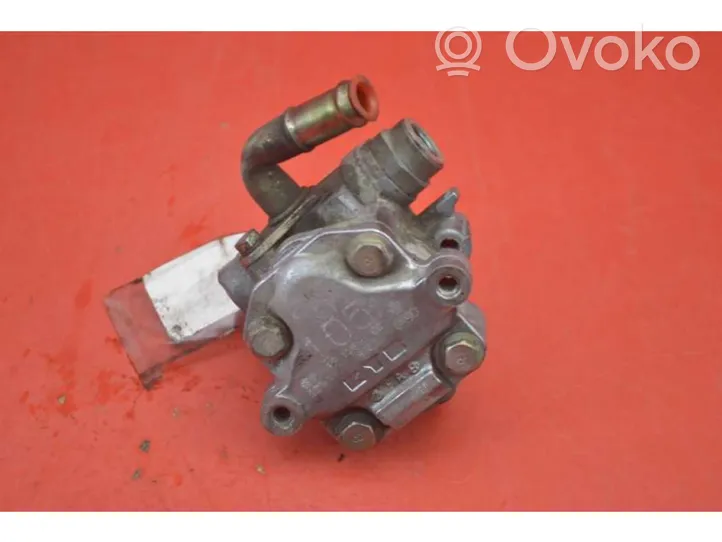 Audi A4 S4 B5 8D Ohjaustehostimen pumppu 3B0145156L