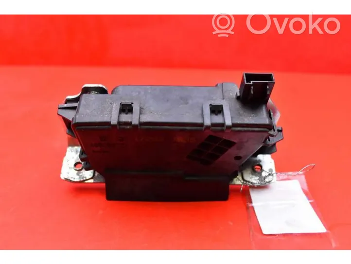 Opel Zafira B Serrure de loquet coffre 13117285