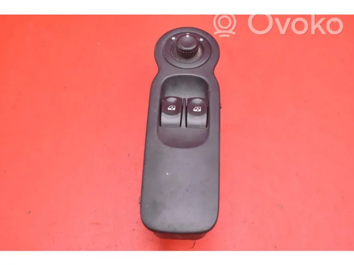 Renault Modus Interrupteur commade lève-vitre 8200277630