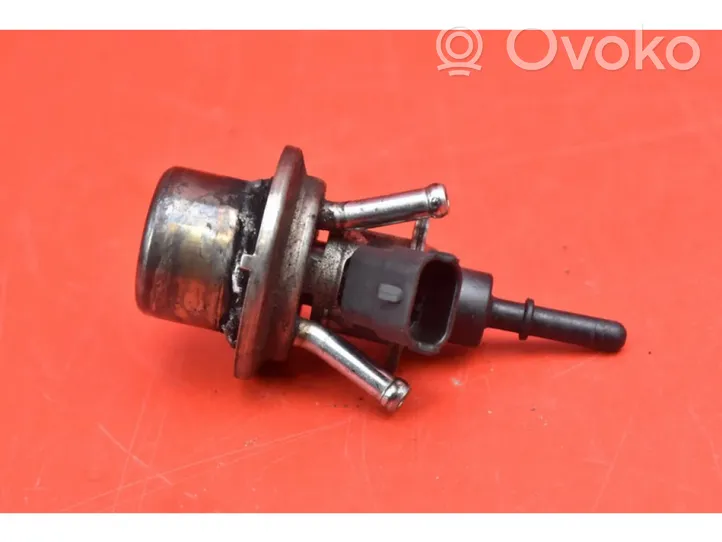 BMW 5 F10 F11 Inyector de combustible 8514448