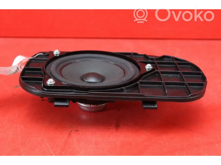 BMW 5 E60 E61 Subwoofer 9239183-01