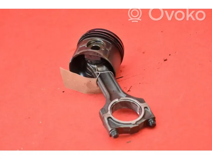 BMW 5 E39 Piston BMW