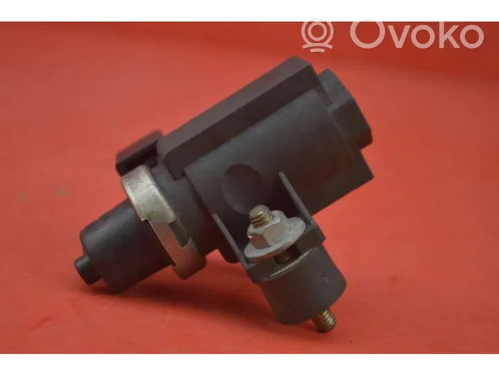 BMW 3 E36 Vacuum valve 72279600