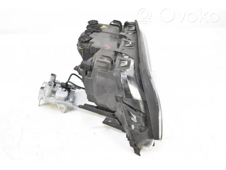 BMW X3 E83 Lampa przednia 1305235713