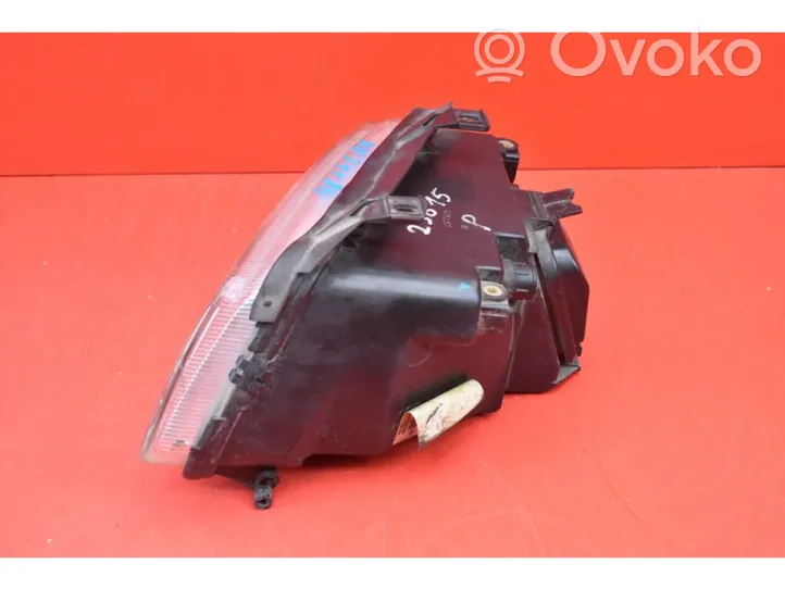 Audi A4 S4 B5 8D Lampa przednia 8D0941004A