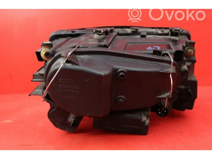 Audi A8 S8 D2 4D Lampa przednia 1305235230