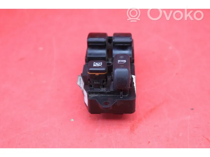 Toyota Corolla E120 E130 Electric window control switch 84820-02111