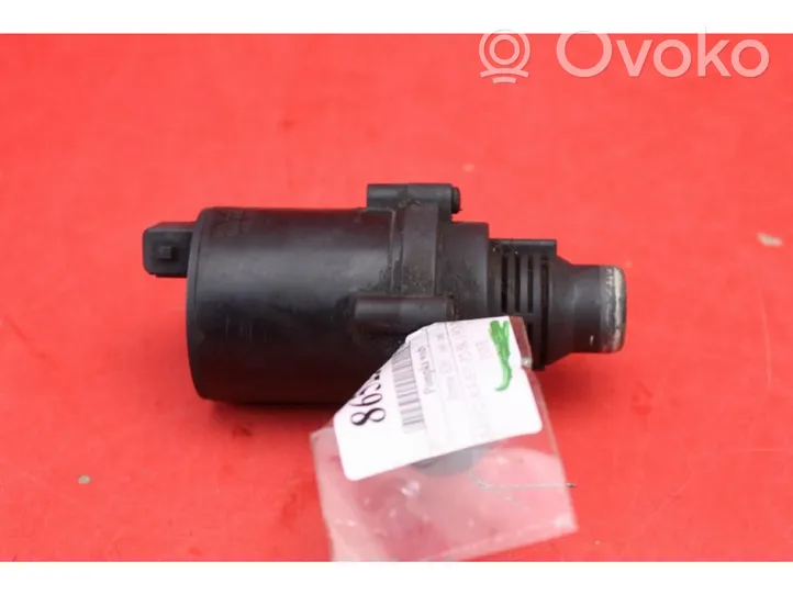 BMW 5 E39 Water pump 8381989