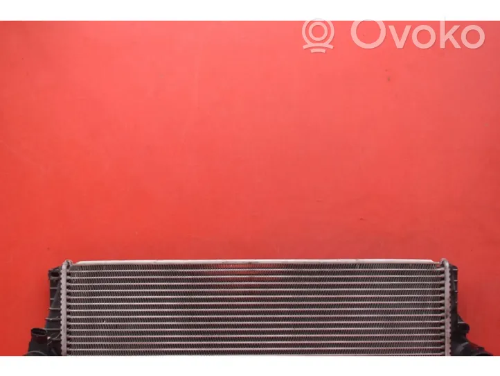 Volvo V70 Radiateur de refroidissement T82527A