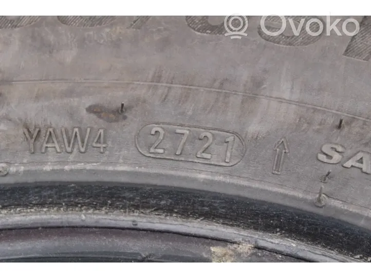 Volkswagen PASSAT B5 Pneumatico invernale R17 KUMHO