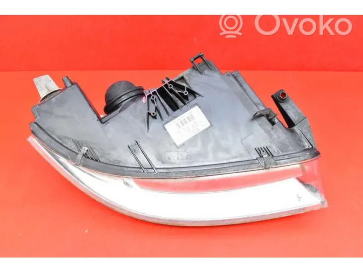 Volkswagen PASSAT B5.5 Lampa przednia 3B0941015AN