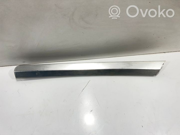 Audi Q7 4L Baguette moulure de porte arrière 