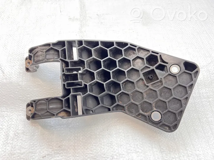 BMW X5 E70 Staffa/supporto di montaggio del filtro carburante 