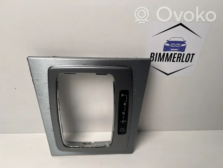 Mercedes-Benz C W204 Rivestimento in plastica cornice della leva del cambio 