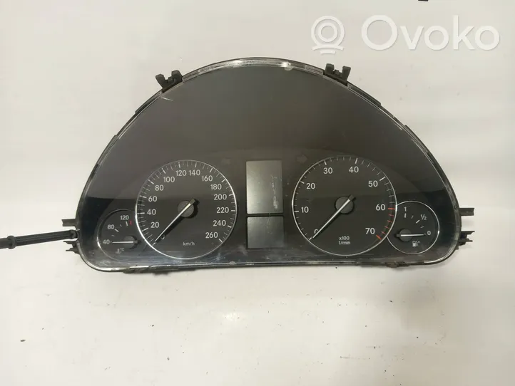 Mercedes-Benz C AMG W203 Geschwindigkeitsmesser Cockpit A2035404547