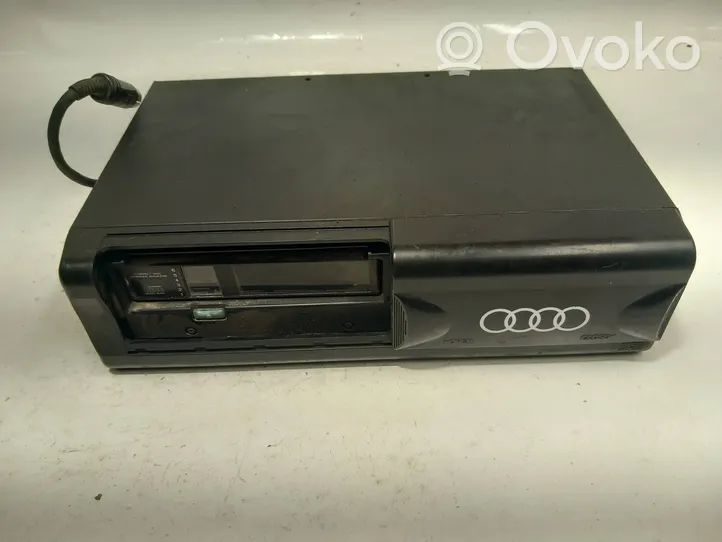 Audi A4 S4 B5 8D Changeur CD / DVD 8D9035111