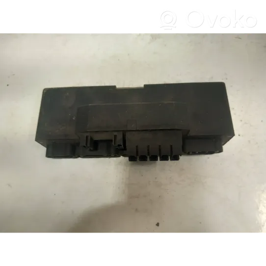 Mercedes-Benz E W210 Module de fusibles A2105400372