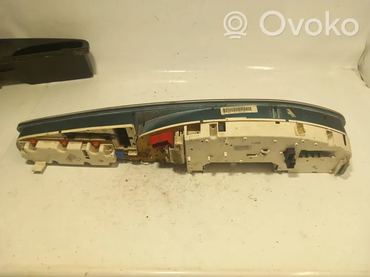 Audi A6 S6 C4 4A Tachimetro (quadro strumenti) 88311178