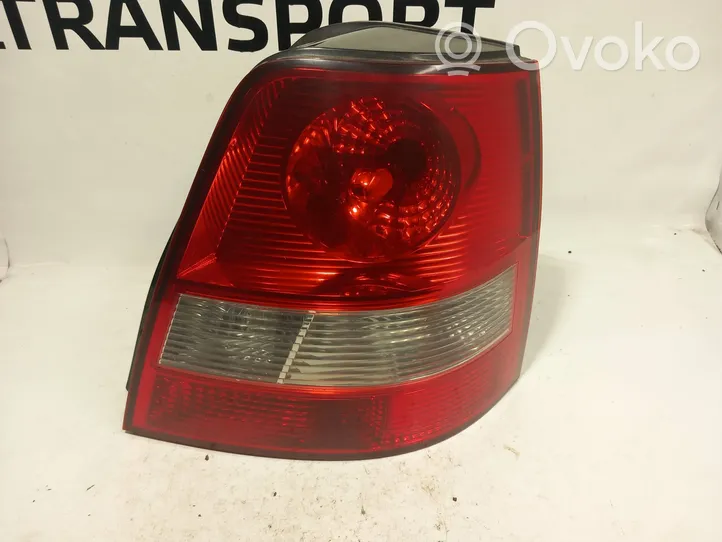 KIA Sorento Luci posteriori 924023e0