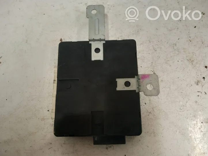 KIA Sorento Centrālās atslēgas vadības bloks 954003E300