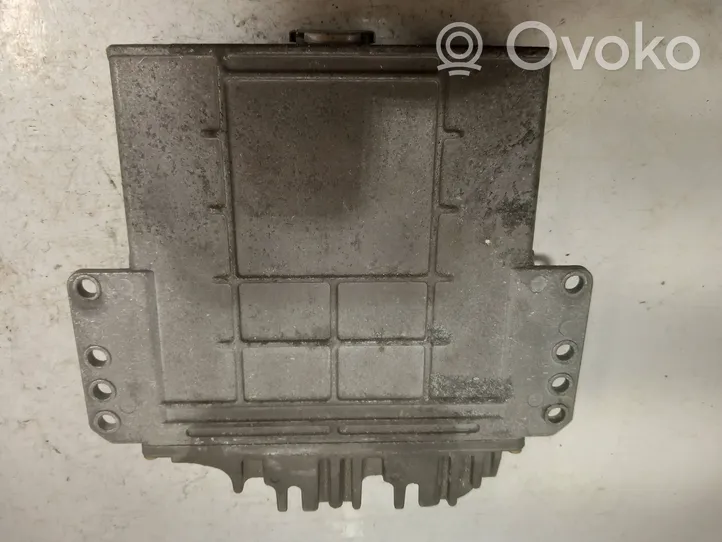 Chrysler Voyager Sterownik / Moduł ECU P04686660AB