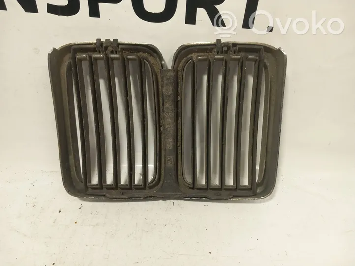 BMW 5 E28 Front grill 51131873253