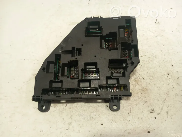 BMW 5 F10 F11 Fuse module 9234423