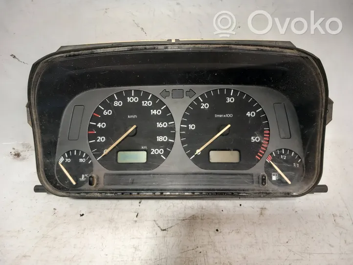 Volkswagen Golf III Compteur de vitesse tableau de bord 354001002