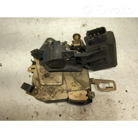 BMW 3 E36 Etuoven lukko 67111387606