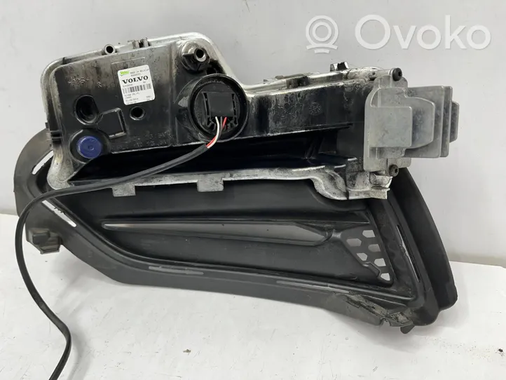 Volvo V60 Lampa przednia 31420239