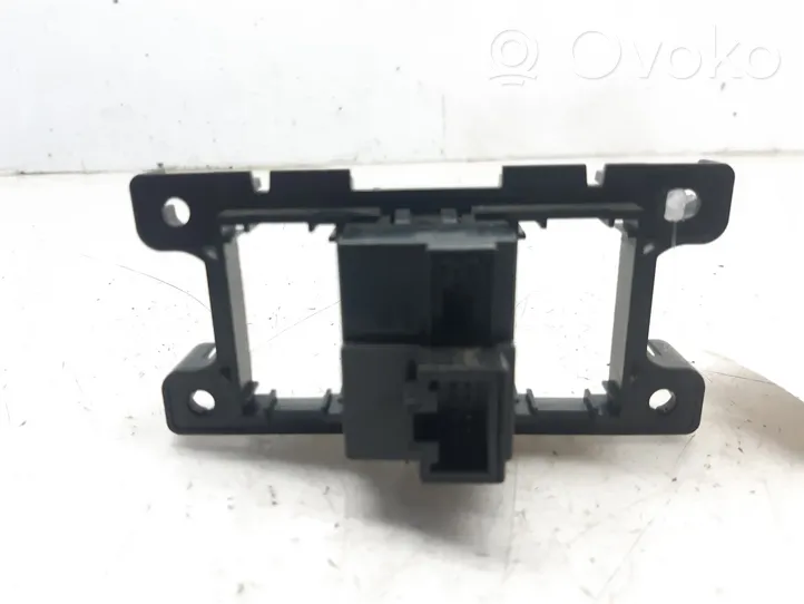 Hyundai Santa Fe USB socket connector 961200W000