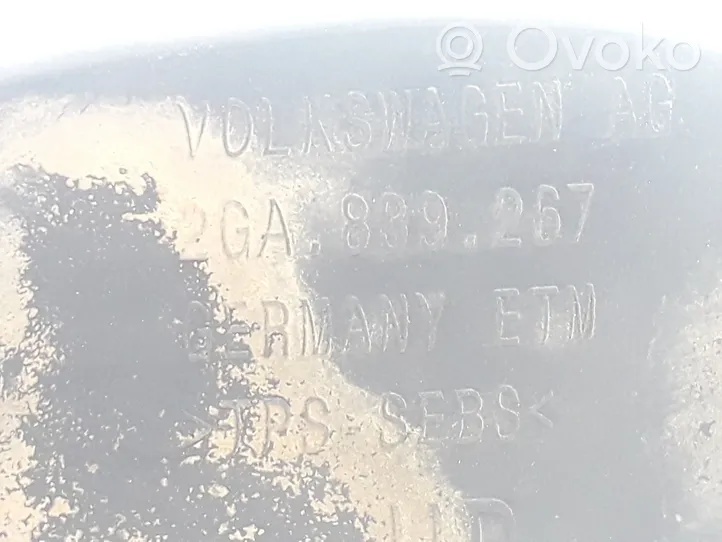 Volkswagen T-Roc Takaoven pidätin 2GA839267