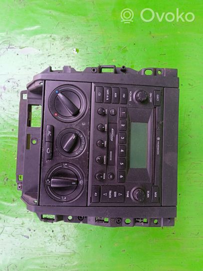 Volkswagen Jetta IV Radio/CD/DVD/GPS head unit 