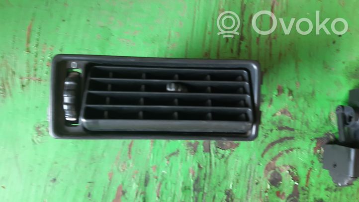 Volvo 850 Garniture, panneau de grille d'aération latérale 9145894