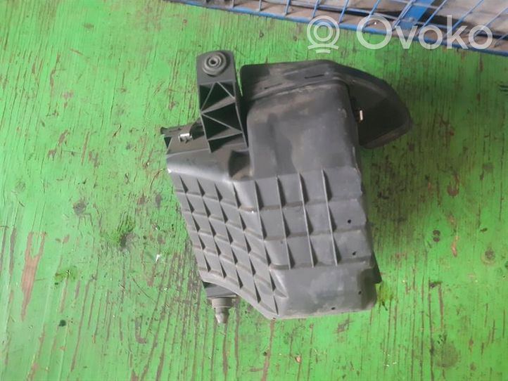 Volkswagen PASSAT B5 Air filter box cover 