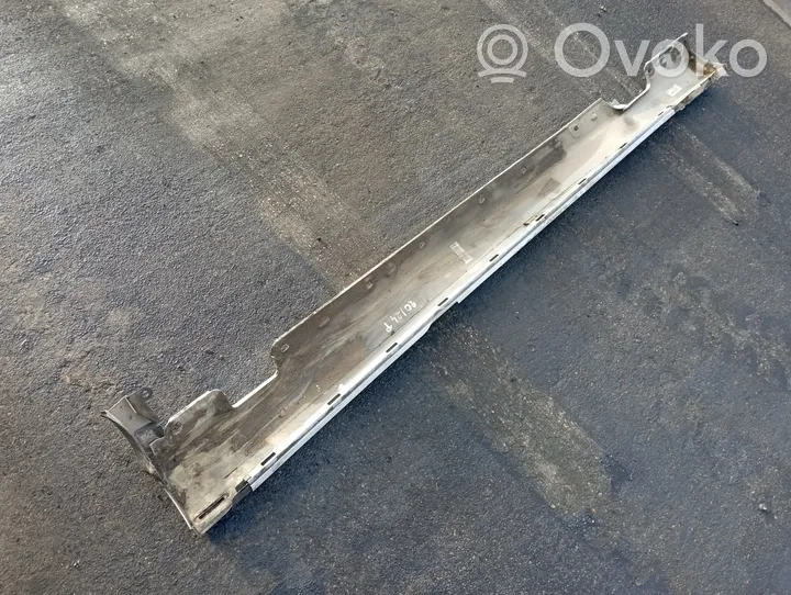 Mercedes-Benz C W203 Rivestimento sottoporta/minigonna laterale 