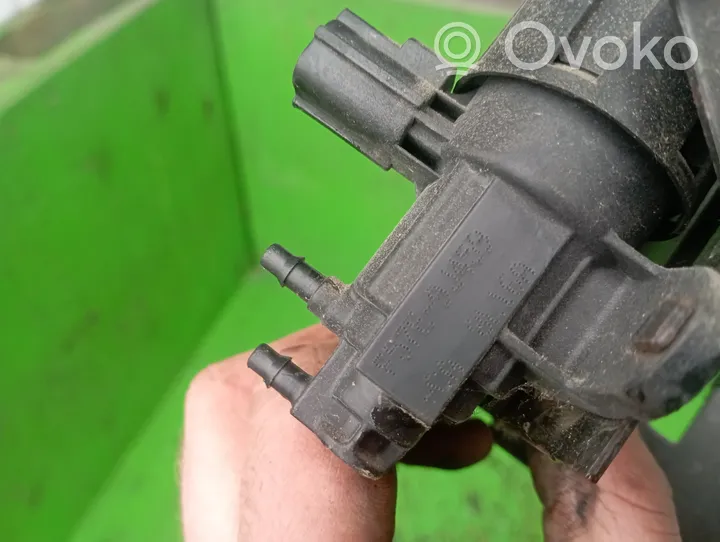 Ford Explorer Valve vacuum 