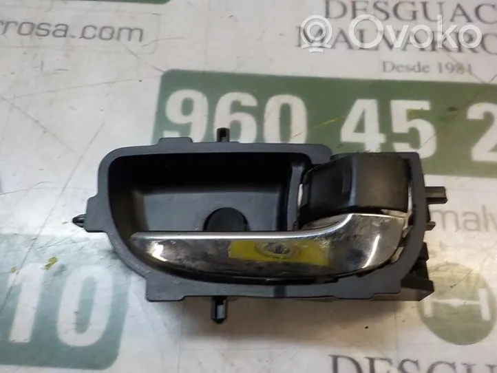 Toyota Yaris Klamka wewnętrzna drzwi przednich 692050D200C0