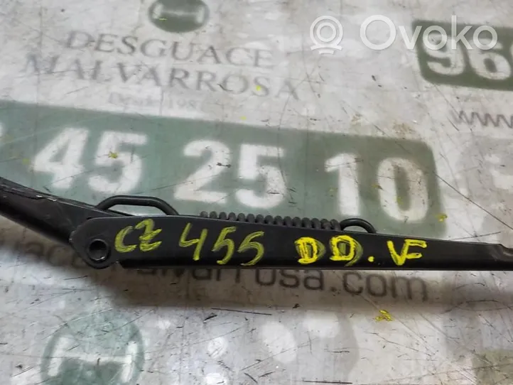 Fiat Punto Evo Ramię wycieraczki szyby przedniej / czołowej 51701423