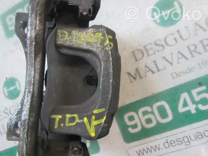 Mercedes-Benz Vito Viano W447 Supporto della pinza del freno posteriore 